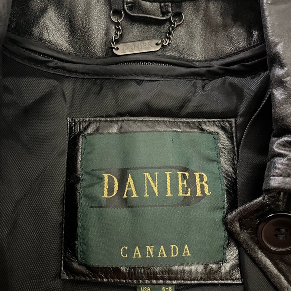 Danier Women's Classic Leather Jacket with Zip Out Interior Lining Size XS - Picture 4 of 12